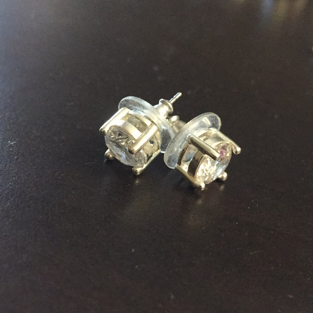 Diamond Studs W Sturdy Plastic Stoppers